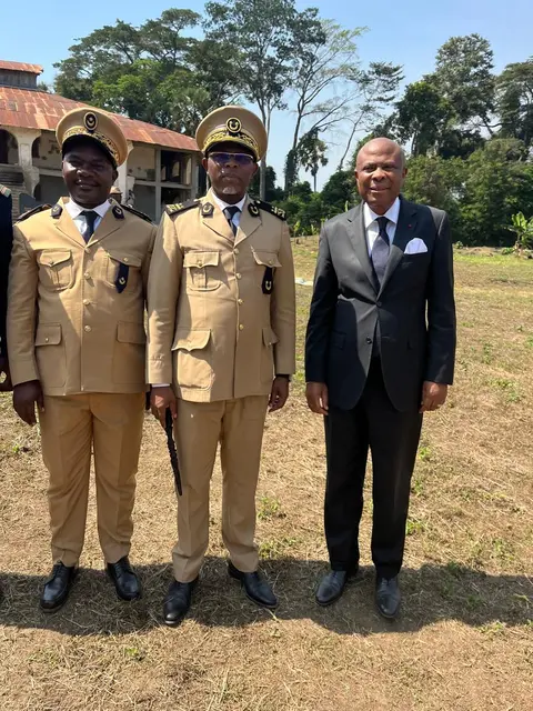 Visite du Préfet à Yangben 