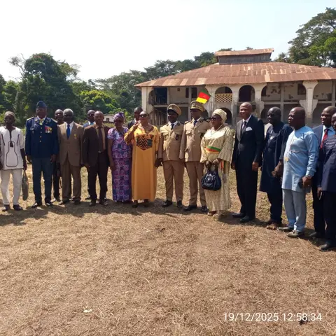 Visite du Préfet à Yangben 