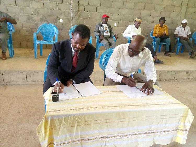 Signature du contrat de partenariat